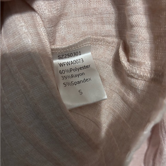 NWT Light Pink Ribbed Henley Top Soft Girl Minimalist Long Sleeve - Picture 4 of 5
